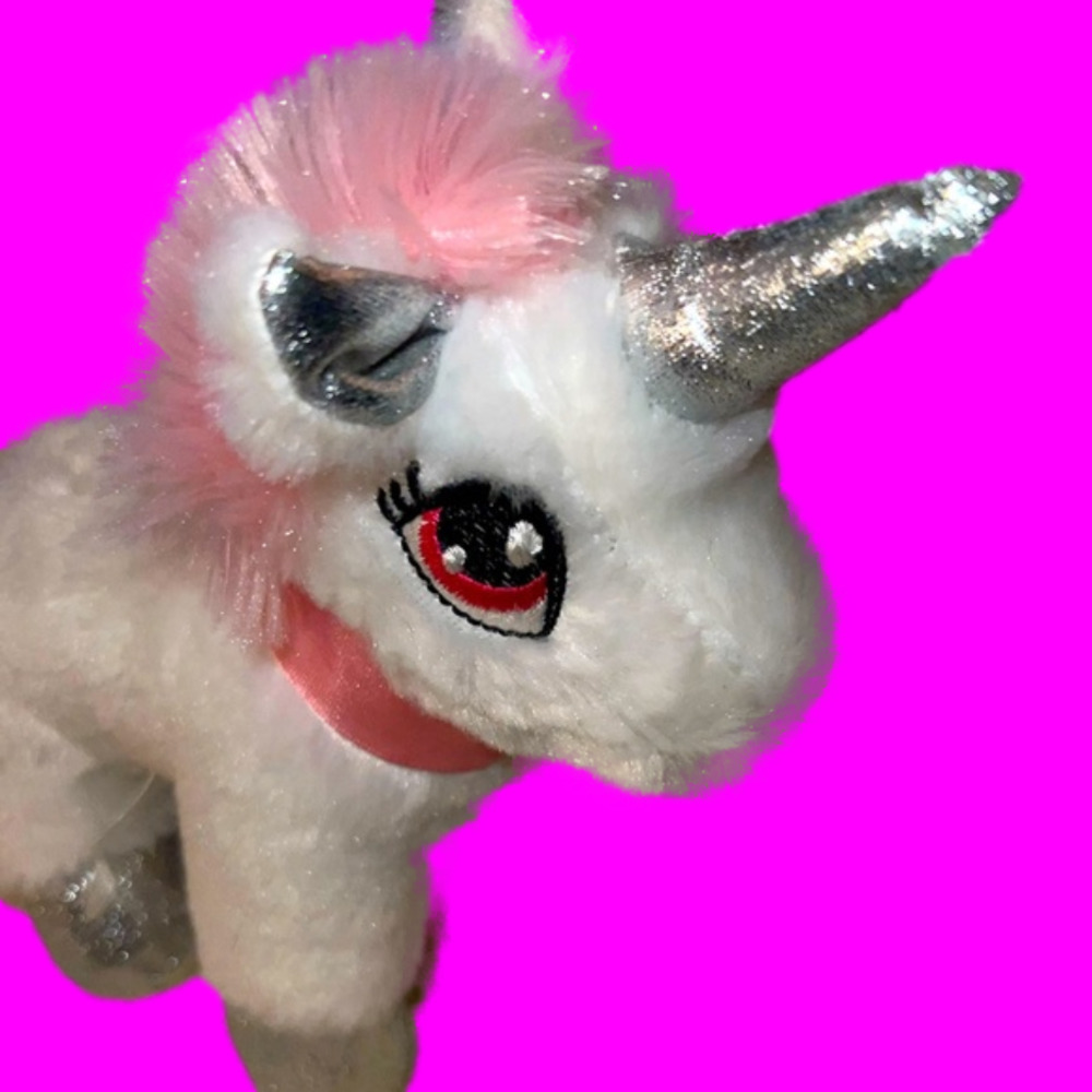 Nwot cute, unicorn 🦄 small enough for your little one to carry everywhere